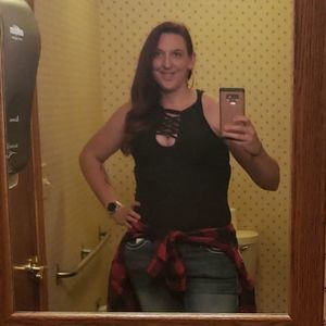 Meet your Posher, Angie